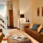 Anna Paula, In A Beautiful Quiet Street, 2 King Beds-2 Bathrooms & Private Garage