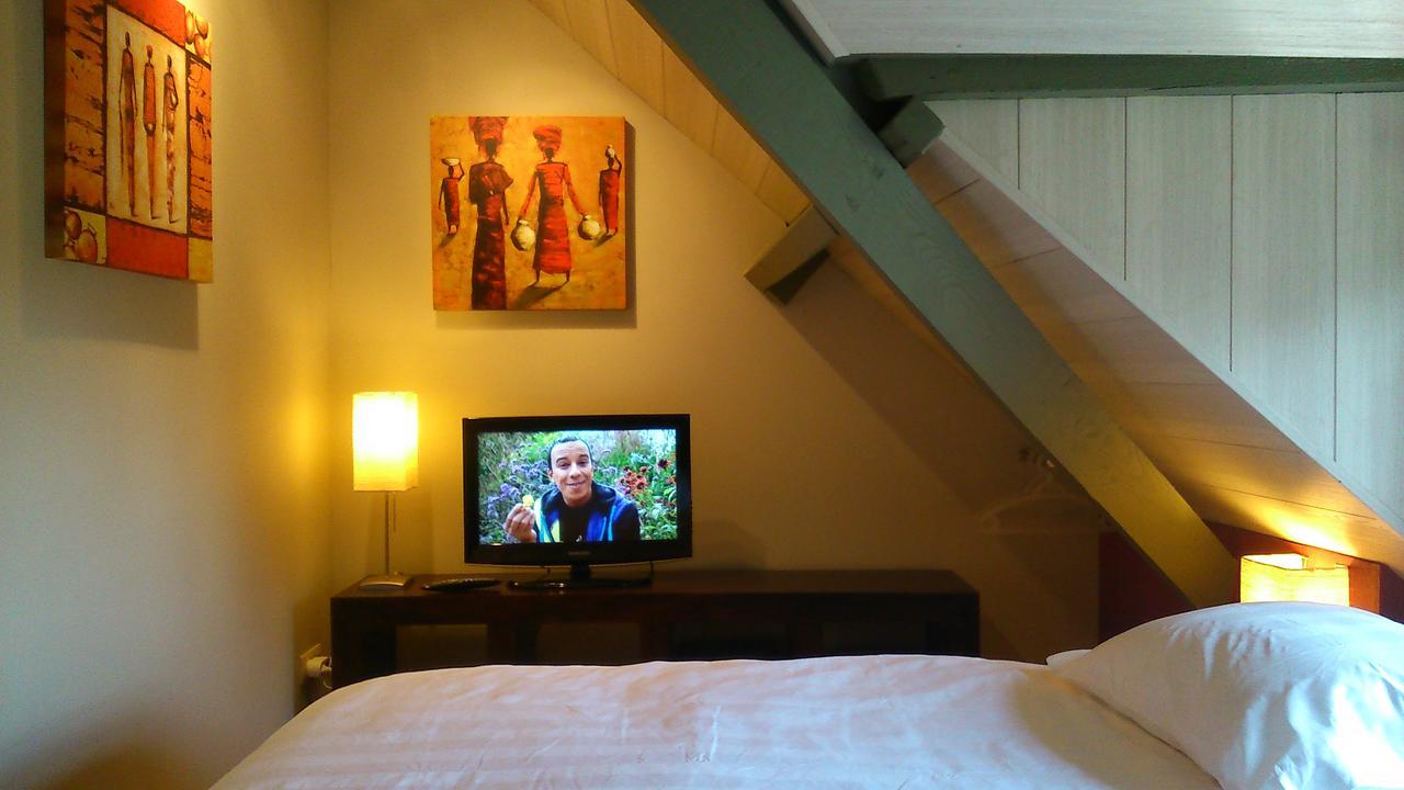 Anna Paula, In A Beautiful Quiet Street, 2 King Beds-2 Bathrooms & Private Garage * Bruges