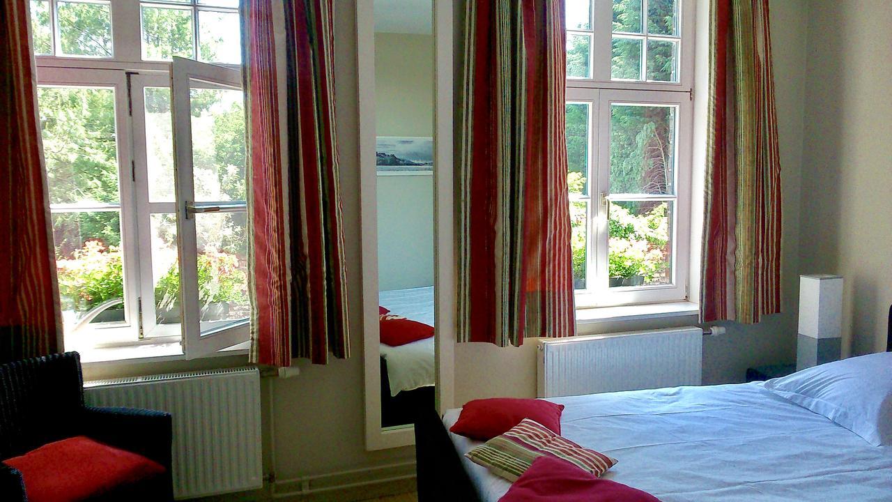 Anna Paula, In A Beautiful Quiet Street, 2 King Beds-2 Bathrooms & Private Garage Appartement *