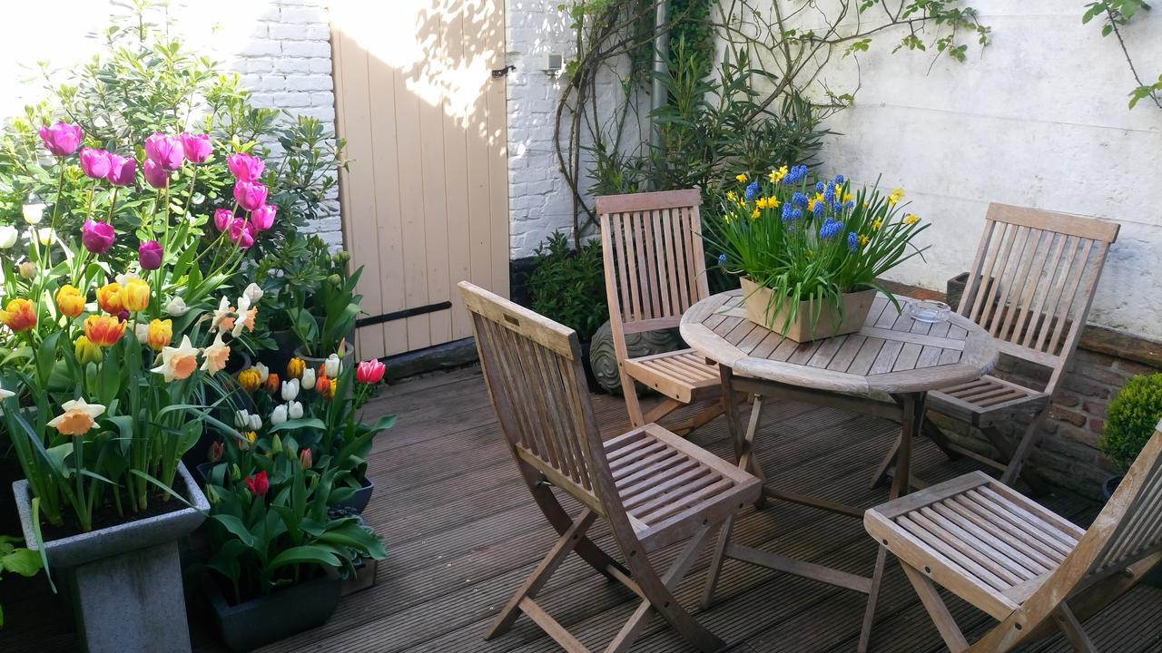 Anna Paula, In A Beautiful Quiet Street, 2 King Beds-2 Bathrooms & Private Garage Appartement Bruges