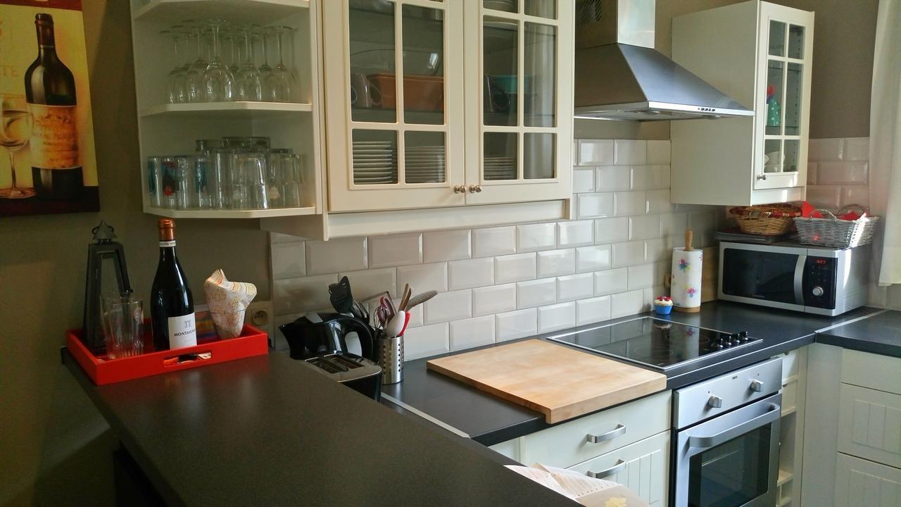 Anna Paula, In A Beautiful Quiet Street, 2 King Beds-2 Bathrooms & Private Garage Appartement Bruges