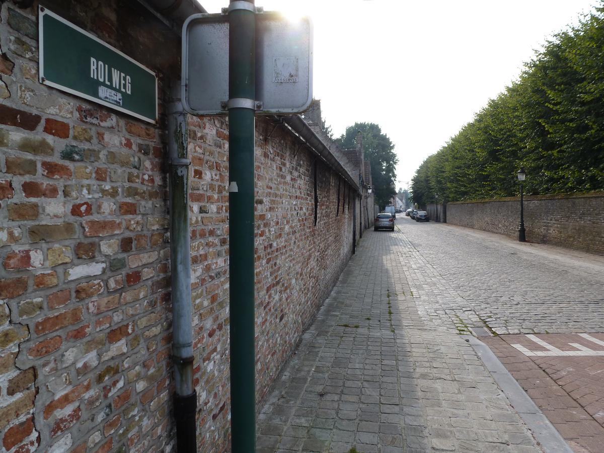 Anna Paula, In A Beautiful Quiet Street, 2 King Beds-2 Bathrooms & Private Garage * Bruges