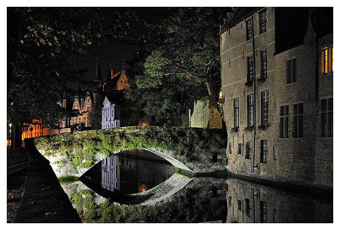 Anna Paula, In A Beautiful Quiet Street, 2 King Beds-2 Bathrooms & Private Garage * Bruges