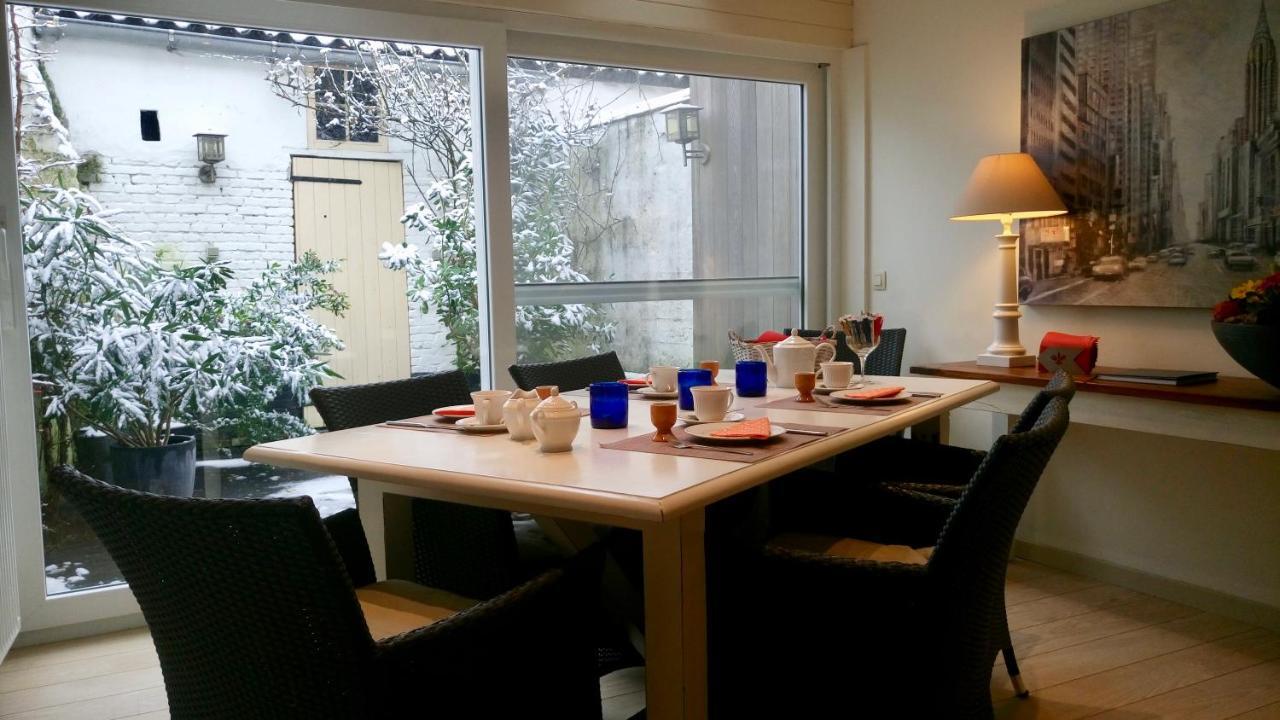 Appartement Anna Paula, In A Beautiful Quiet Street, 2 King Beds-2 Bathrooms & Private Garage Bruges