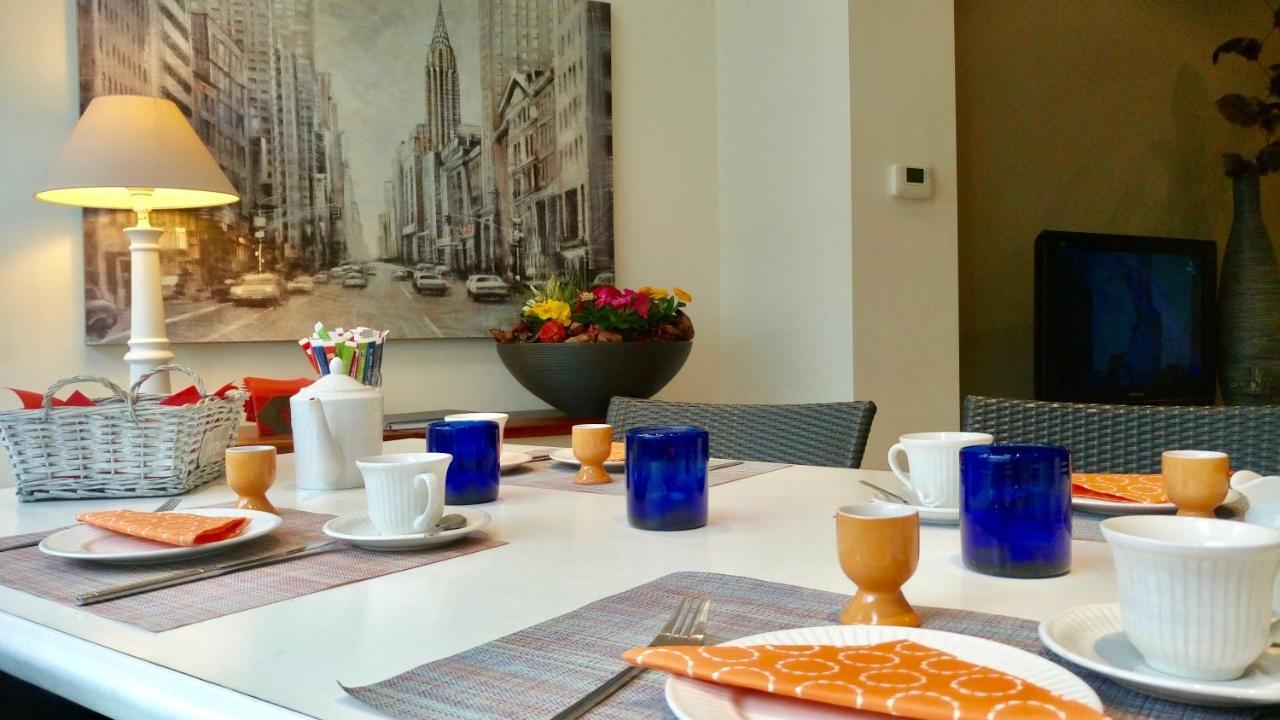 Appartement Anna Paula, In A Beautiful Quiet Street, 2 King Beds-2 Bathrooms & Private Garage *